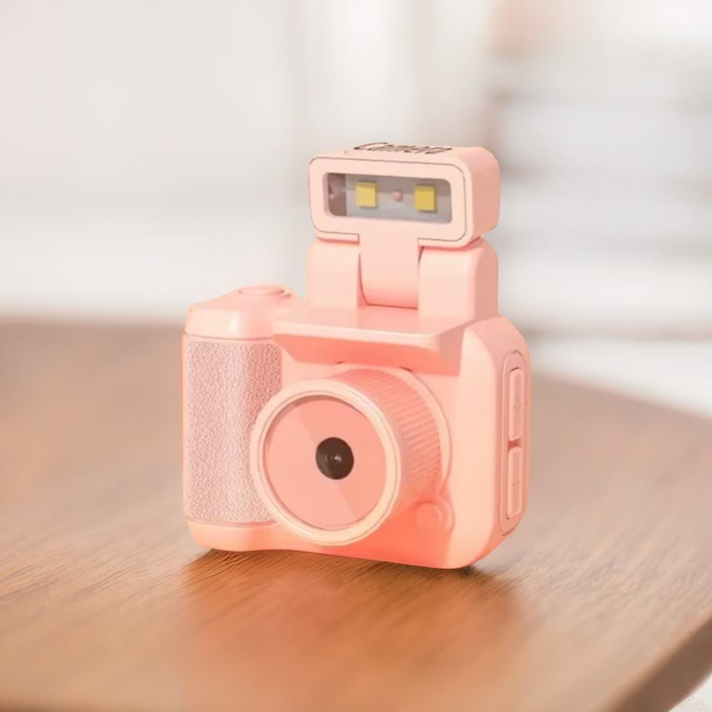 SnapVibe™ – Retro Mini Camera HD 1080p z Ekranem, Lampą Błyskową i Stacją Dokującą